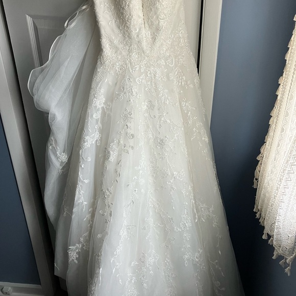 Stella York 7398 New Has Tag from Boutique Wedding Dress - Picture 4 of 13